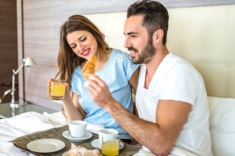 Complimentary Breakfast at Comfort Inn The Pointe Niagara Falls New York 